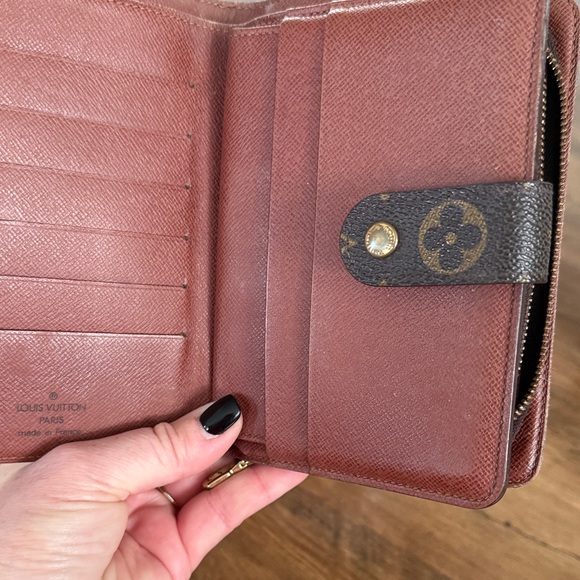 vintage Louis Vuitton Monogram Compact Zippé Wallet - Picture 13 of 16